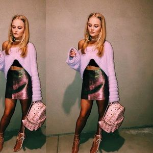 UO Leela Fuzzy V-Neck Pullover Sweater